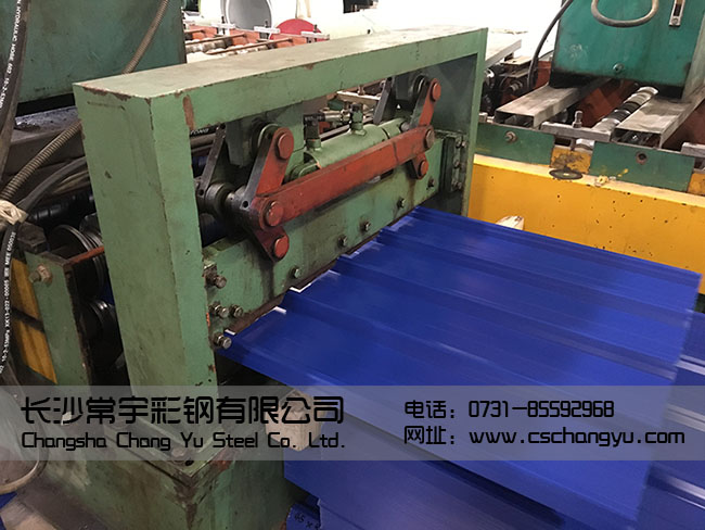 【湖南彩鋼板廠】彩鋼屋面板和固定件簡要介紹